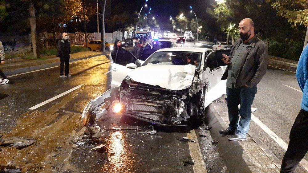 Büyükçekmece'de zincirleme kaza: 5 yaralı