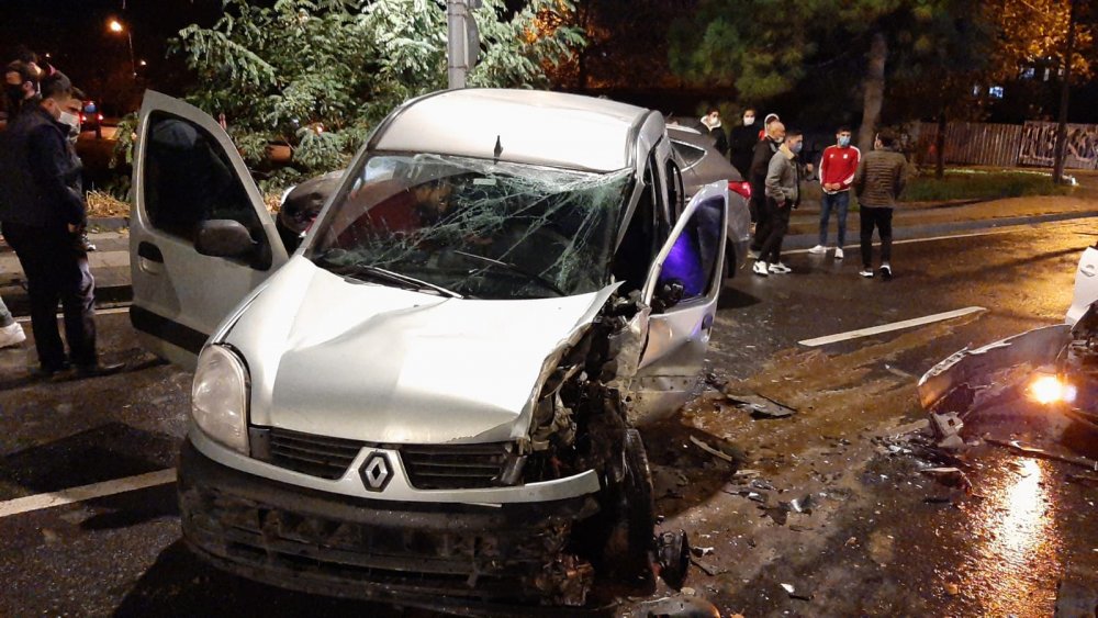 Büyükçekmece'de zincirleme kaza: 5 yaralı