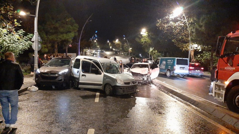 Büyükçekmece'de zincirleme kaza: 5 yaralı