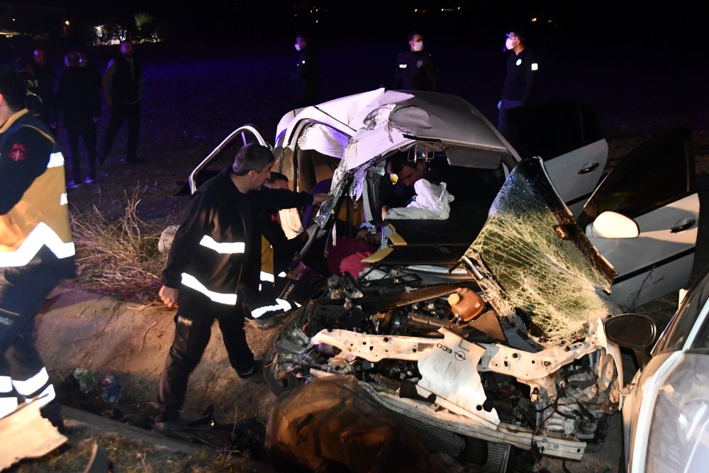 Canlı yayın yaparken yaşanan kaza anı anbean görüntülendi:&nbsp;2 ölü, 7 yaralı