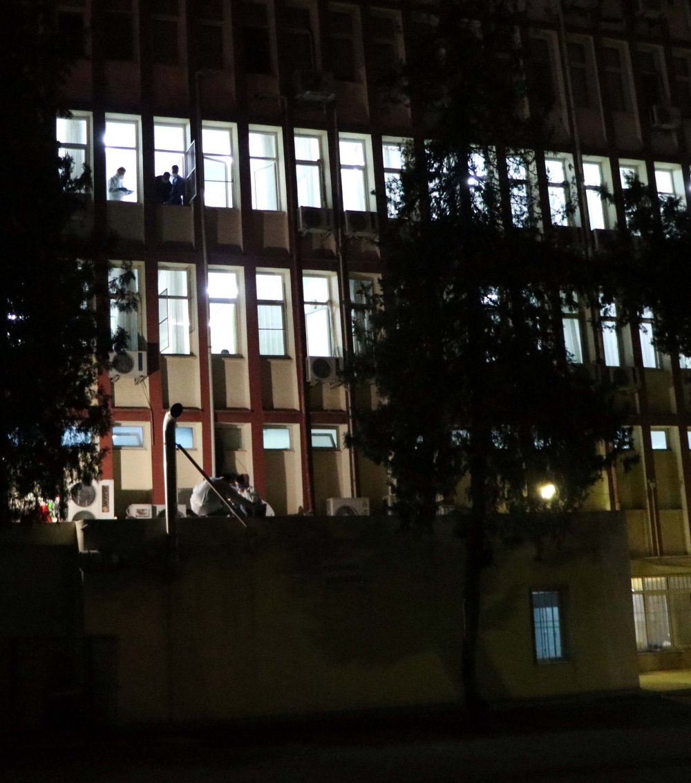 Hastane odasının penceresinden atlayıp, intihar etti