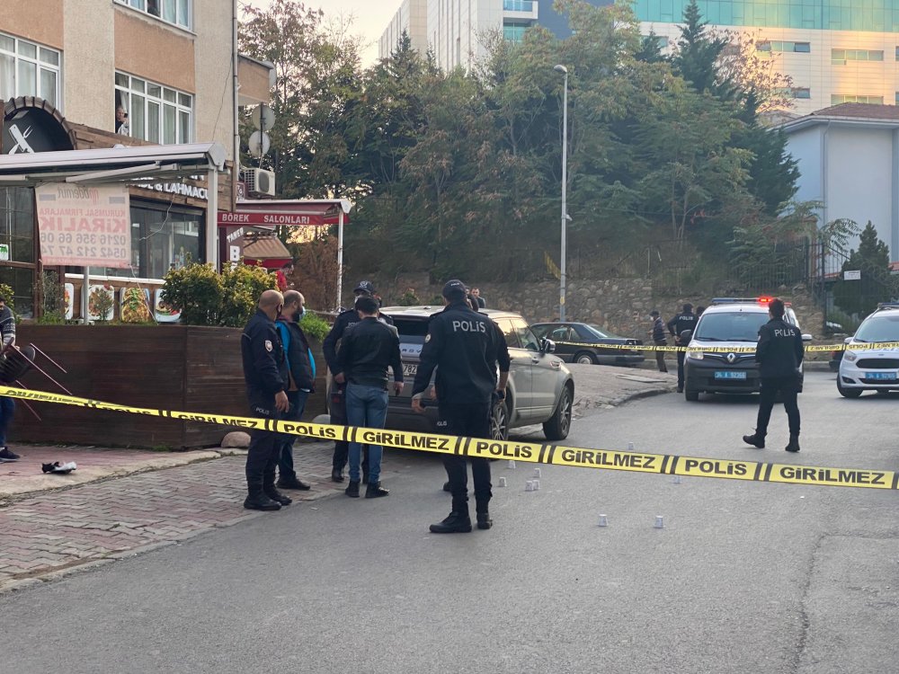 Kadıköy'de şarkıcıya silahlı saldırı