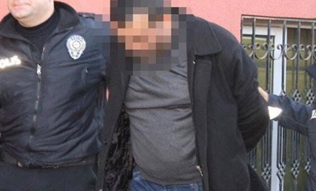 Öz kızına cinsel istismardan 30 yıl hapis cezası alan babaya  2 yıl da  FETÖ'den