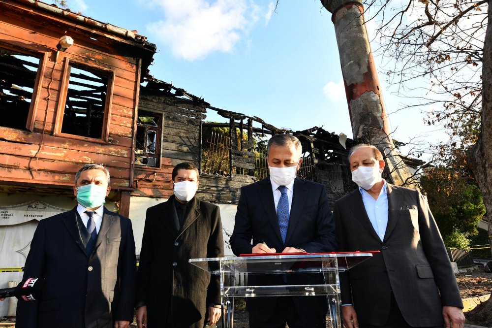 Vali Yerlikaya: (Vaniköy Camii'nin restorasyonu) Projenin iki yıl içerisinde tamamlanmasını ön görüyoruz