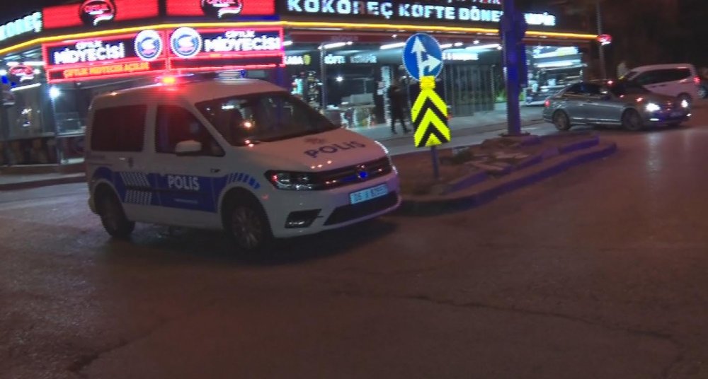 Ankara'da kısıtlama kararıyla esnaf kepenk kapattı