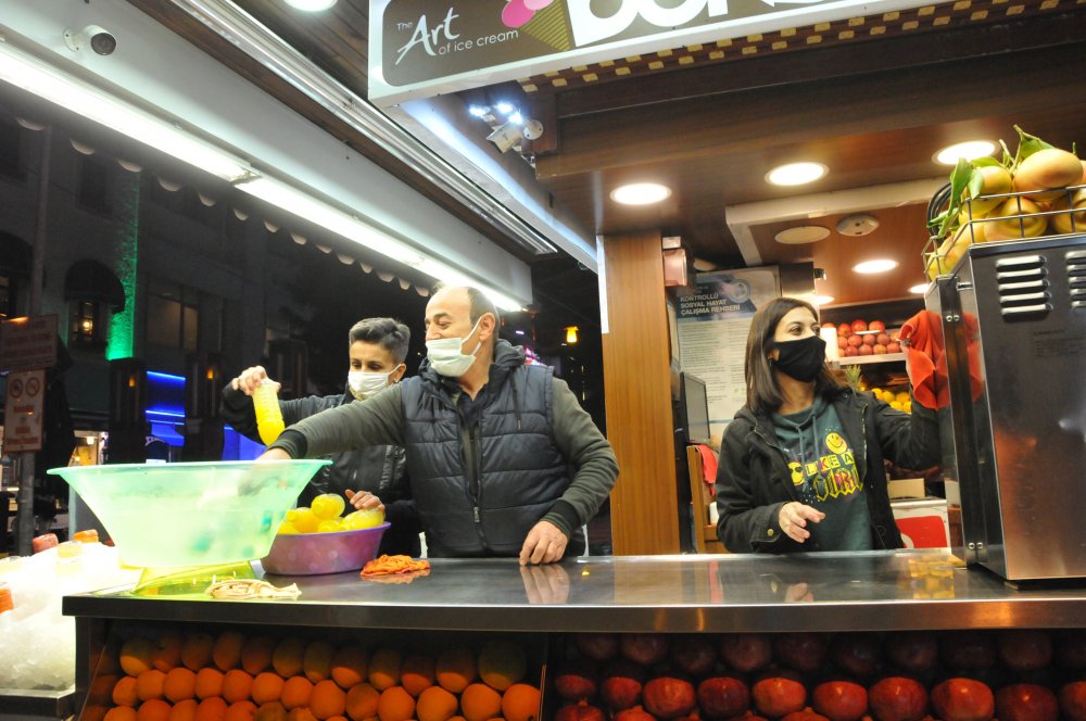 Antalya’da kepenkler saat 20.00’de indi, uzun araç kuyrukları oluştu