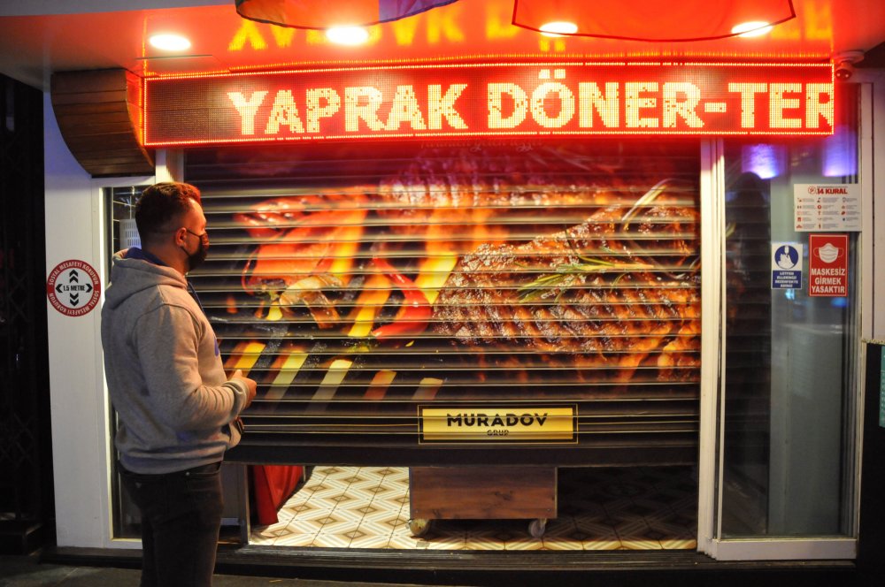 Antalya’da kepenkler saat 20.00’de indi, uzun araç kuyrukları oluştu