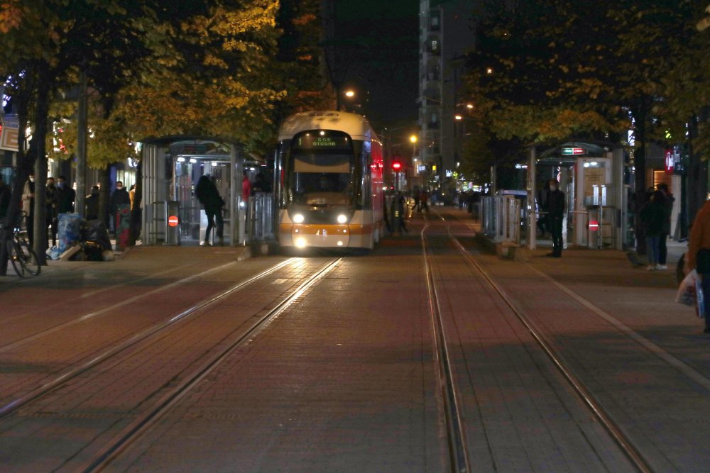 Eskişehir'de iş yerleri kapatıldı