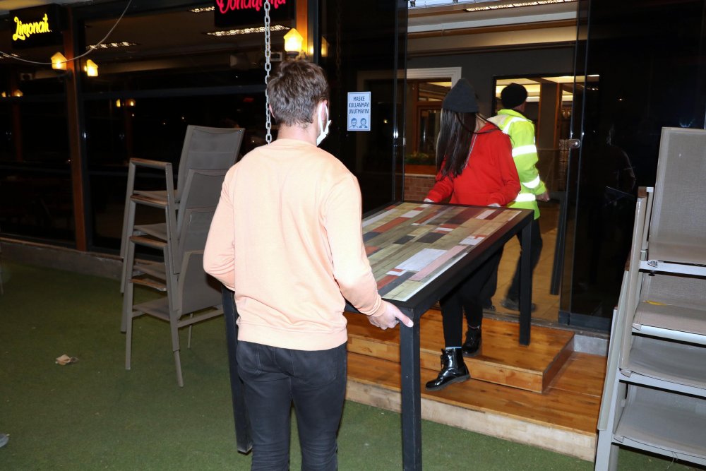 Eskişehir'de iş yerleri kapatıldı