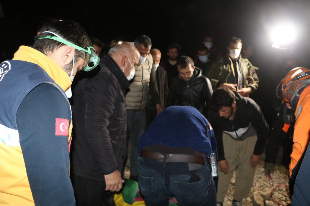 Hakkari'de odun toplamaya giden kişinin uçurumdan düşerek öldüğü anlaşıldı