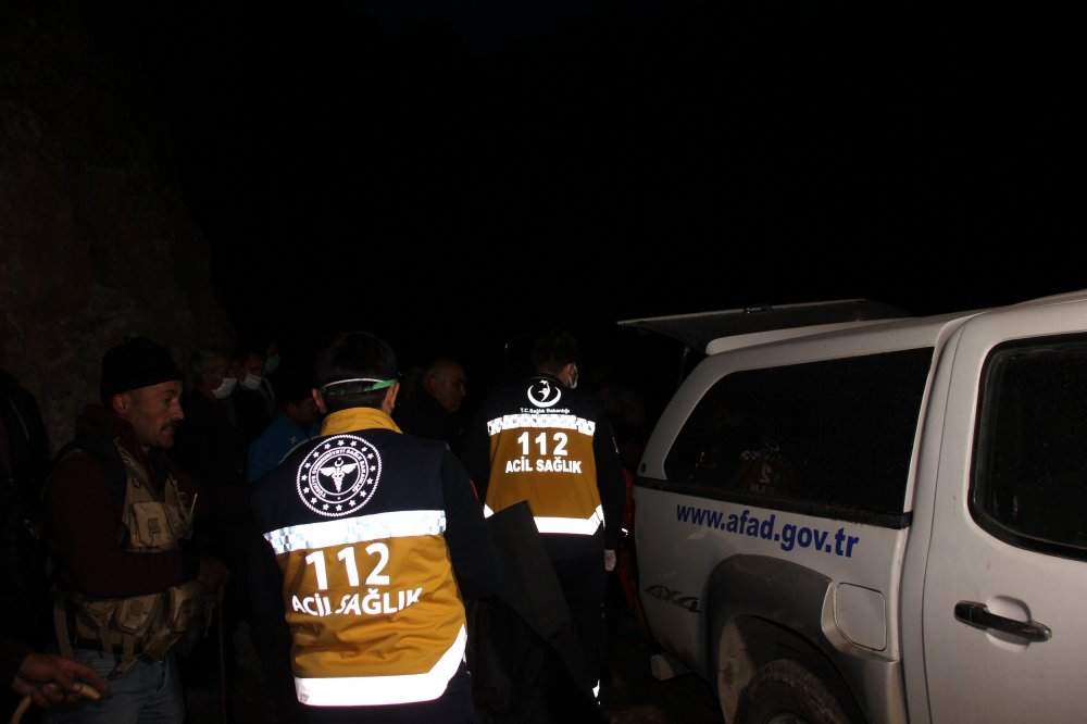 Hakkari'de odun toplamaya giden kişinin uçurumdan düşerek öldüğü anlaşıldı