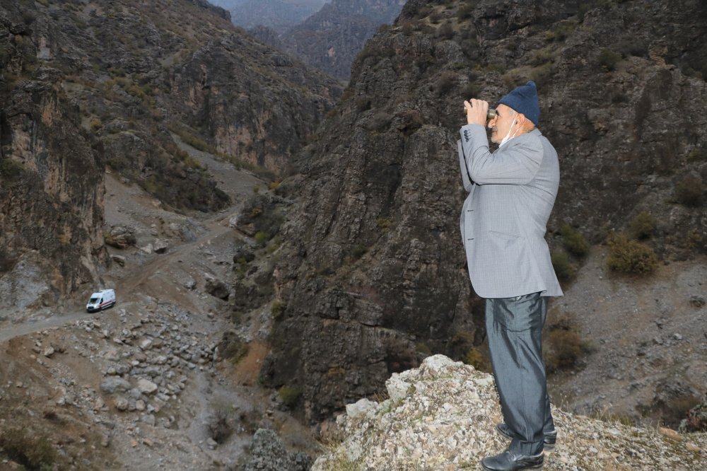 Hakkari'de odun toplamaya giden kişinin uçurumdan düşerek öldüğü anlaşıldı