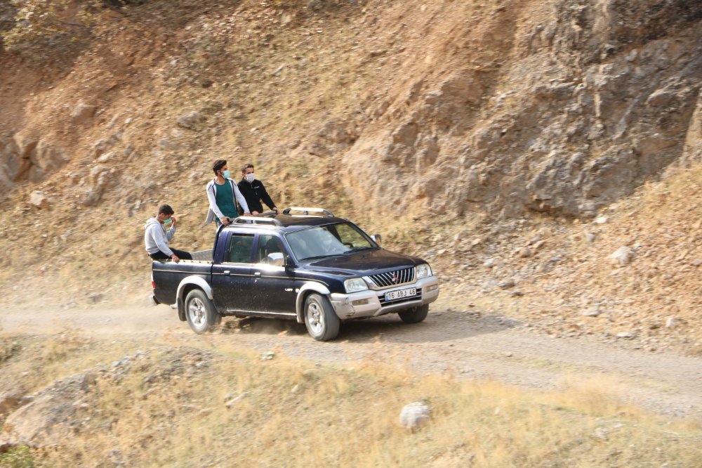 Hakkari'de odun toplamaya giden kişinin uçurumdan düşerek öldüğü anlaşıldı