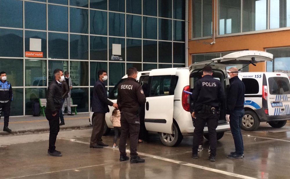 Karantinadan kaçan Suriyeli aile, otogarda HES kodu ile bilet almak isteyince yakalandı