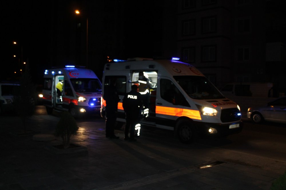 Kayseri'de iki otomobil çarpıştı: 7 yaralı