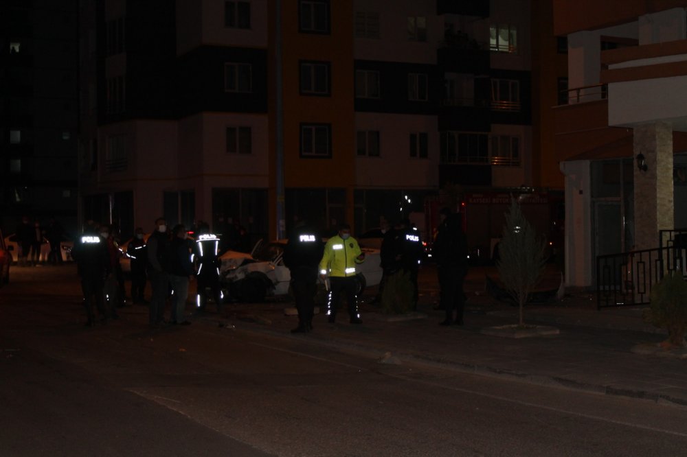 Kayseri'de iki otomobil çarpıştı: 7 yaralı