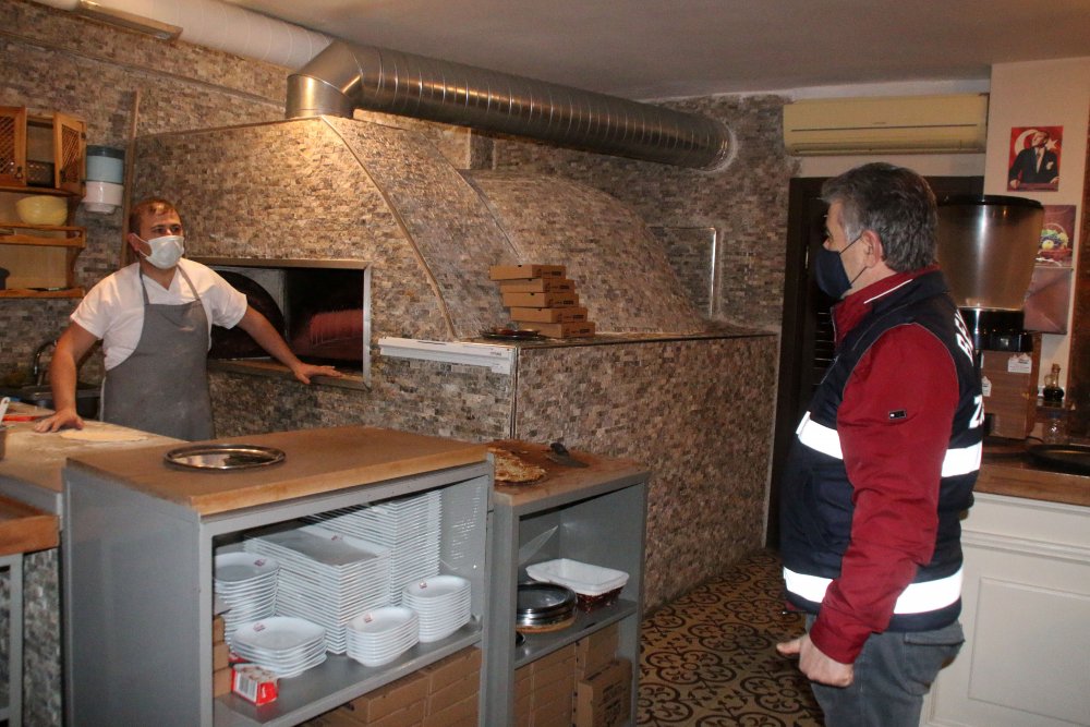 Kısıtlamaya dahil olan iş yerleri kapatıldı