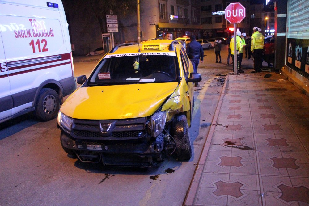 Sürücü kursuna dalan otomobilin sürücüsü kaçtı