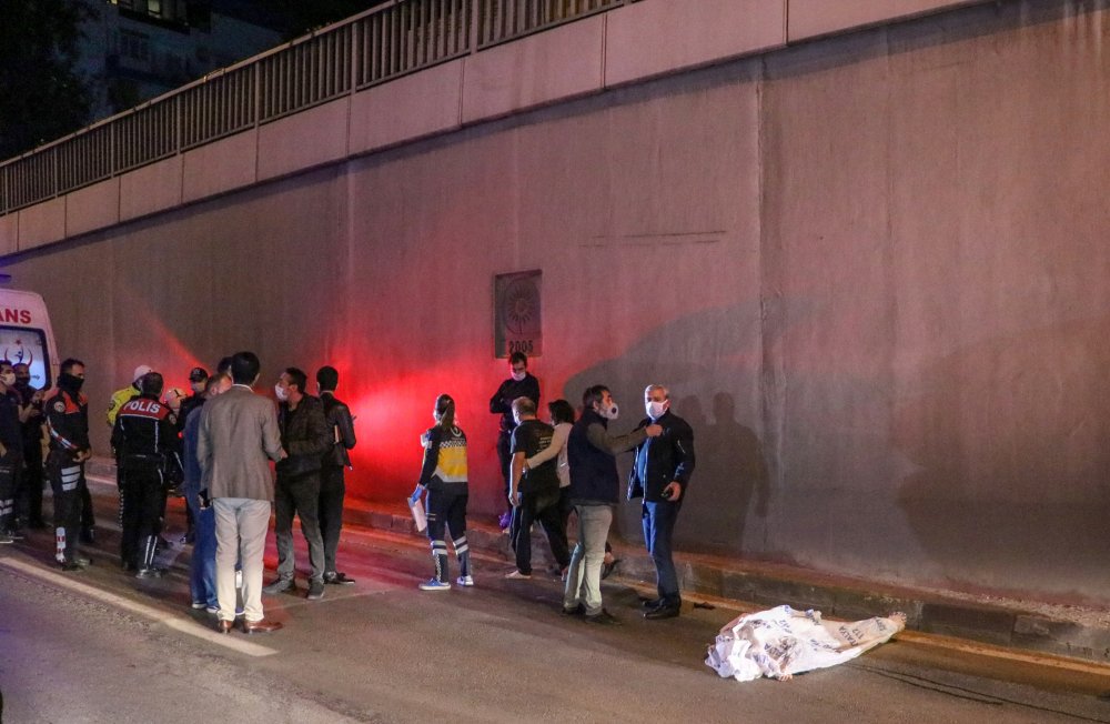 Çatıdan atlayan genç öldü, anne ve babası acı haberle yıkıldı