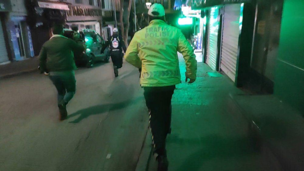 Kısıtlamayı ihlal eden şüpheliler kovalamaca sonucu yakalandı