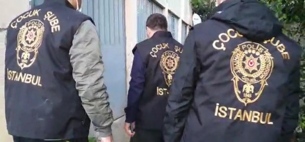 Okul çevresinde kaçak sigara satışı yapan 3 şüpheli gözaltına alındı