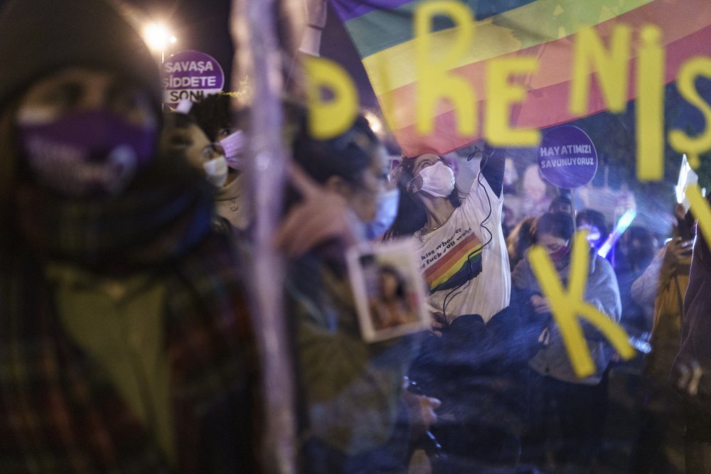 Kadıköy'de "Kadına Şiddetle Mücadele Günü"nde eylem