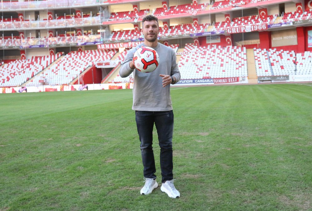 Yıldız futbolcu tanıtım elçisi oldu