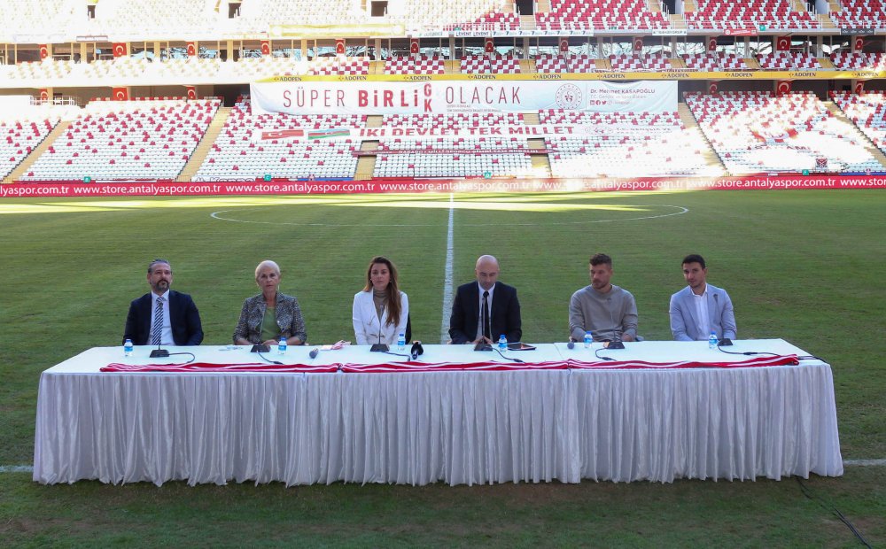 Yıldız futbolcu tanıtım elçisi oldu