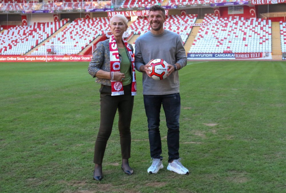 Yıldız futbolcu tanıtım elçisi oldu