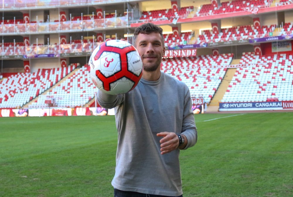 Yıldız futbolcu tanıtım elçisi oldu