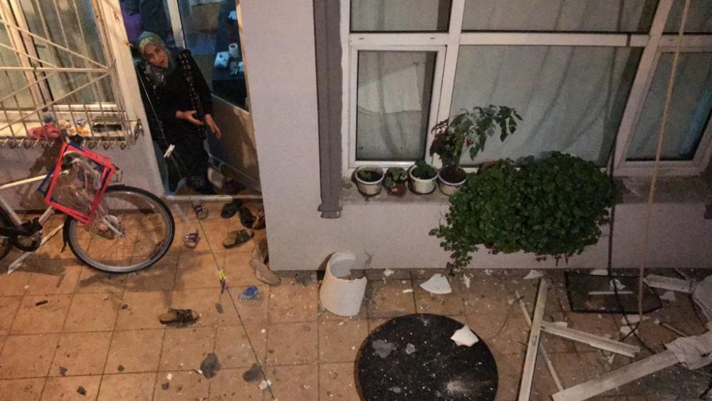 Doğal gaz patlaması apartman sakinlerine korku yaşattı