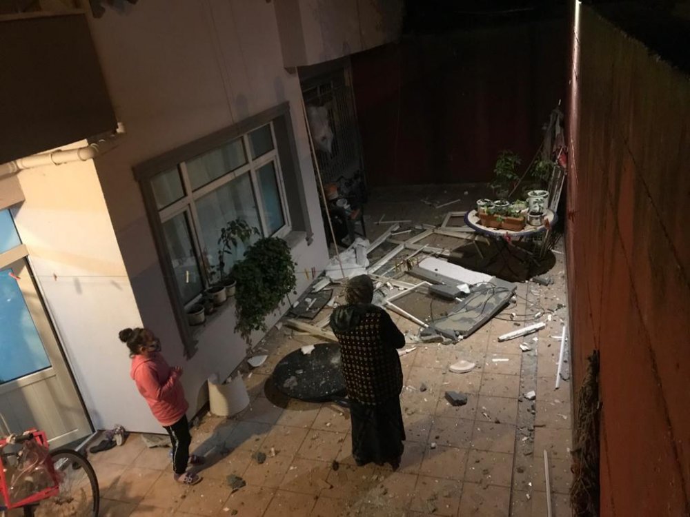 Doğal gaz patlaması apartman sakinlerine korku yaşattı