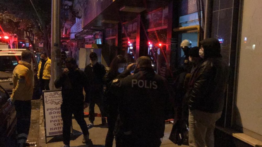 Doğal gaz patlaması apartman sakinlerine korku yaşattı