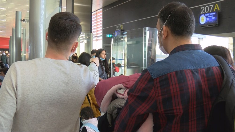 Maske cezası yiyince Türkçe konuşmaya başladı