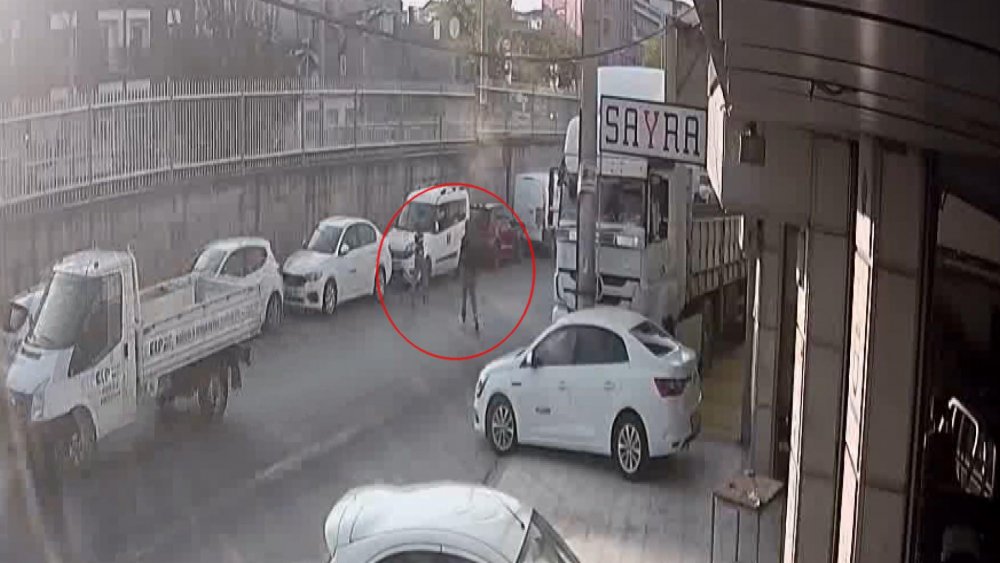Park halindeki kamyondan içinde 25 bin TL olan çantayı çaldılar