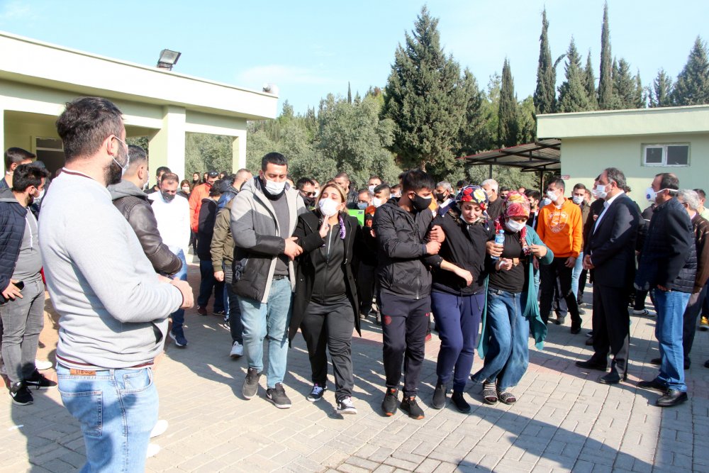 Adana'yı yasa boğan ölüm: Duru Balım, gözyaşları arasında toprağa verildi