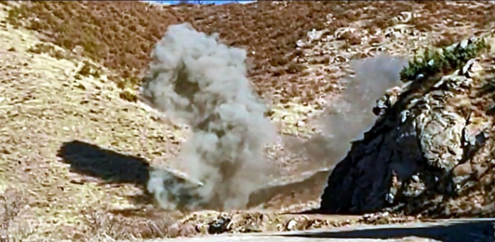 Bitlis kırsalında PKK'ya ait EYP ve top mühimmatı ele geçirildi