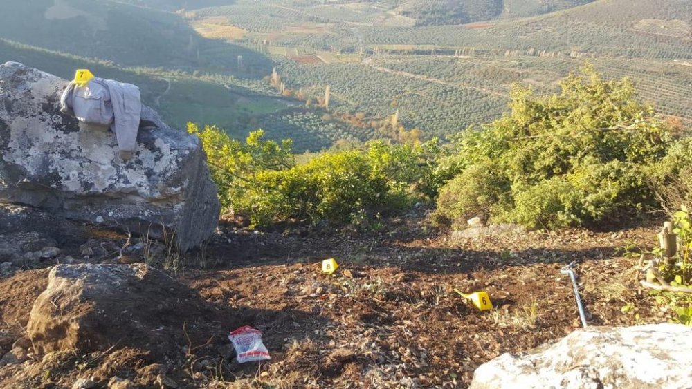 Kaçak kazı yapan 5 kişi, suçüstü yakalandı