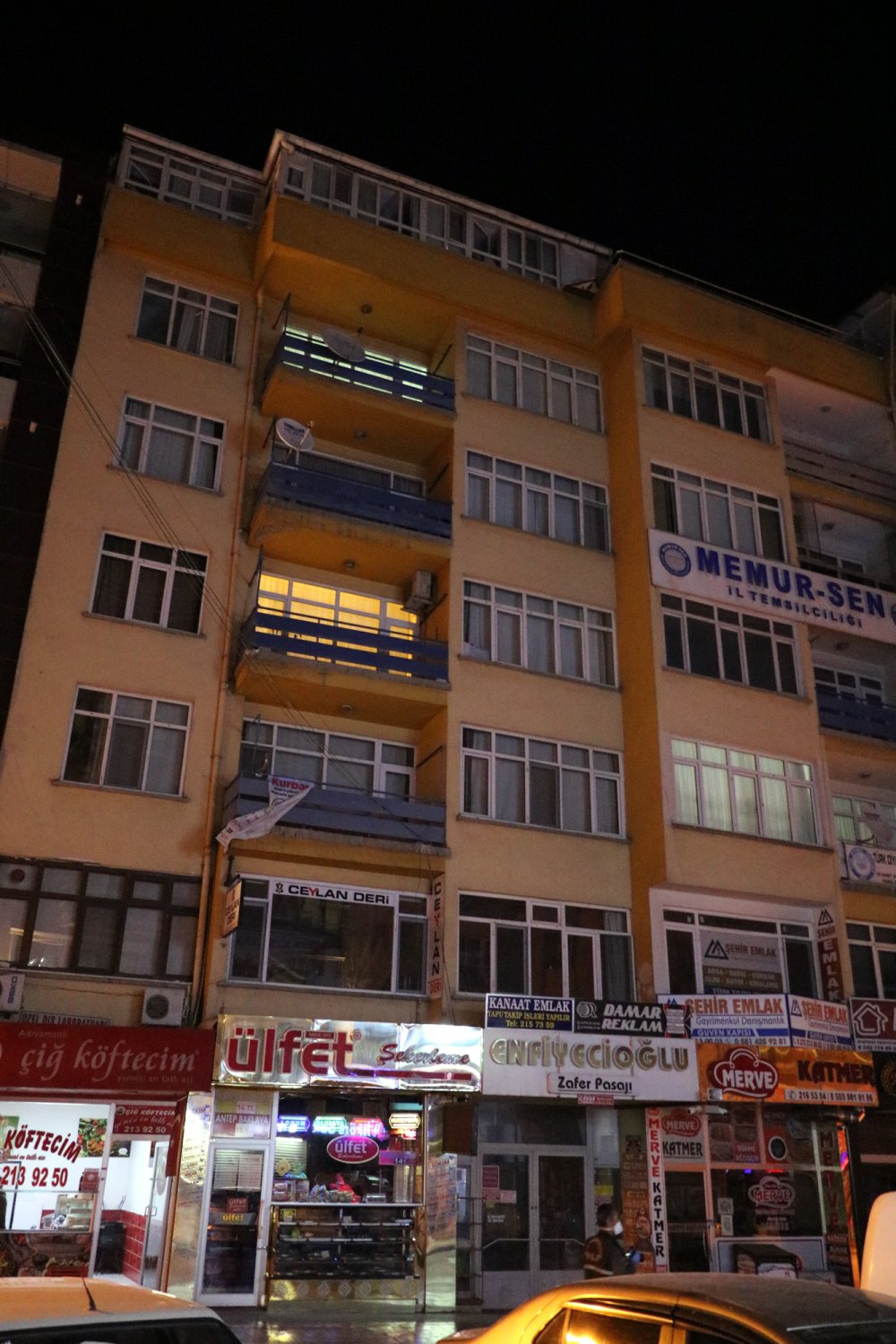 Komşuların kötü koku ihbarı yaptığı dairede yaşlı adamın cansız bedeni bulundu