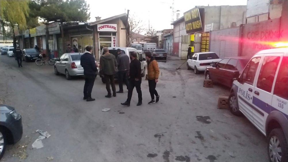 Oto yıkama dükkanında silahlı kavga: 1 ölü, 2 yaralı