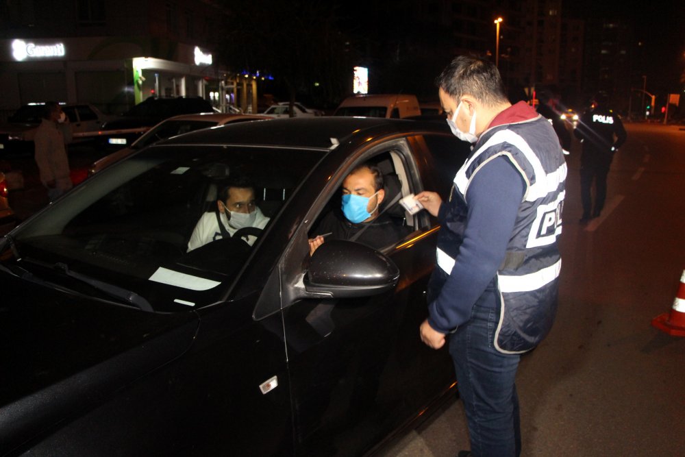 Sokağa çıkma kısıtlamasına uymayan genç cezadan kaçamadı
