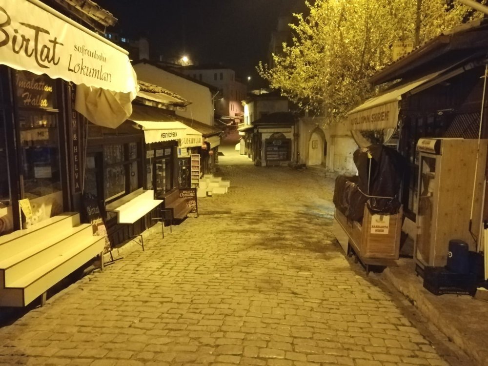 Tarihi ilçe sessizliğe büründü 