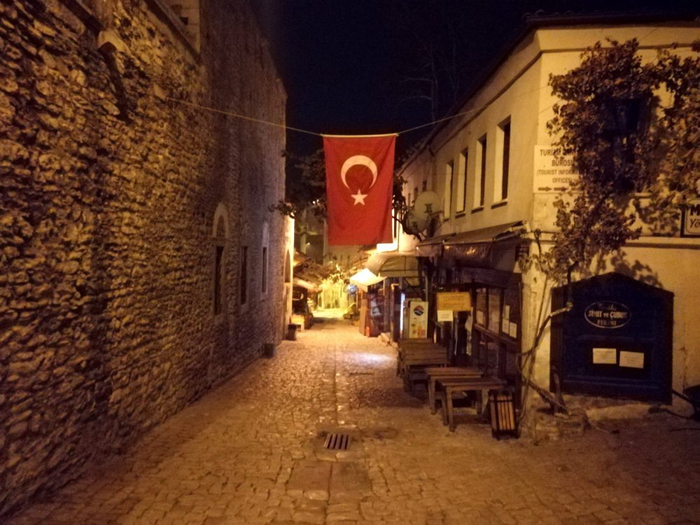 Tarihi ilçe sessizliğe büründü 