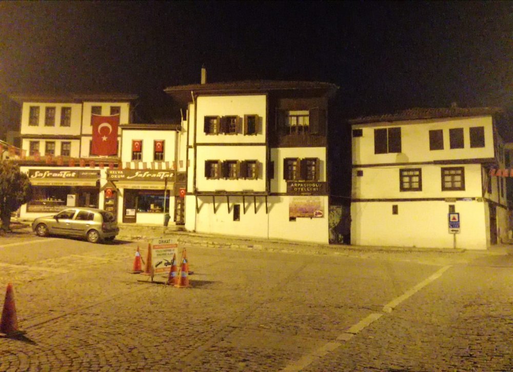 Tarihi ilçe sessizliğe büründü 