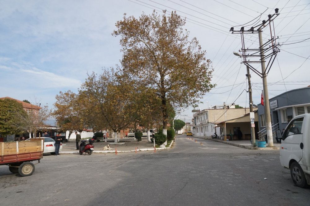 Balıkesir'in 2 ilçesinde 4 kırsal mahalle  bile karantinaya alındı