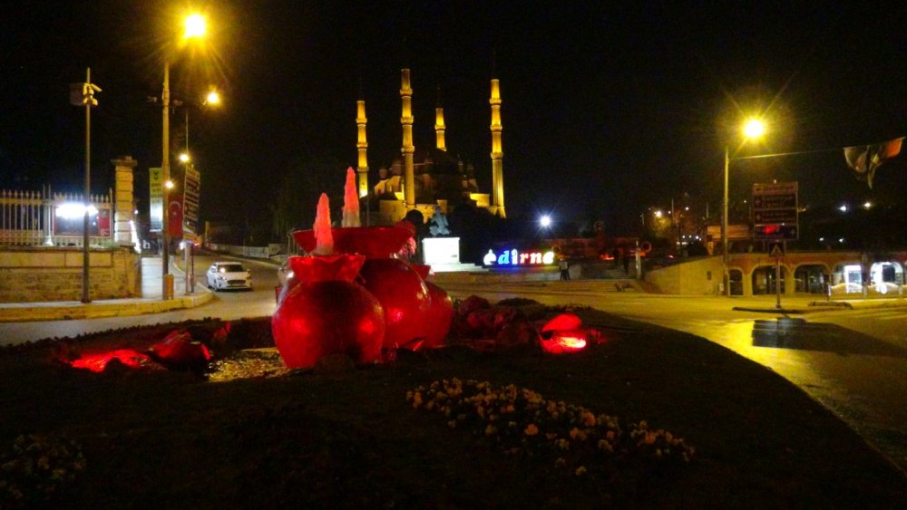 Edirne'de sokağa çıkma kısıtlaması başladı, kent sessizliğe büründü