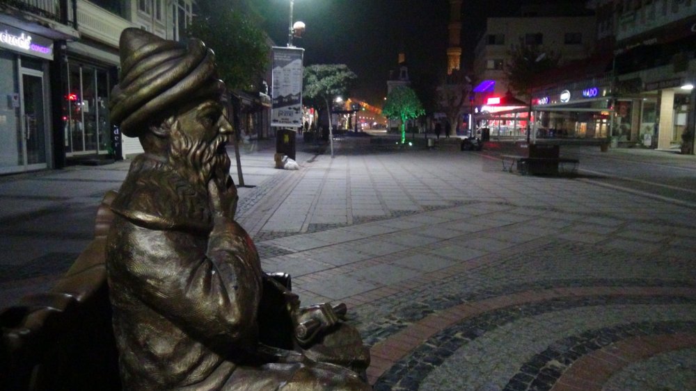 Edirne'de sokağa çıkma kısıtlaması başladı, kent sessizliğe büründü