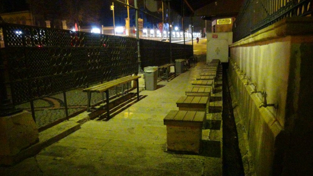 Edirne'de sokağa çıkma kısıtlaması başladı, kent sessizliğe büründü