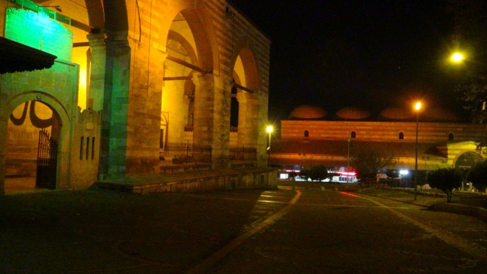 Edirne'de sokağa çıkma kısıtlaması başladı, kent sessizliğe büründü