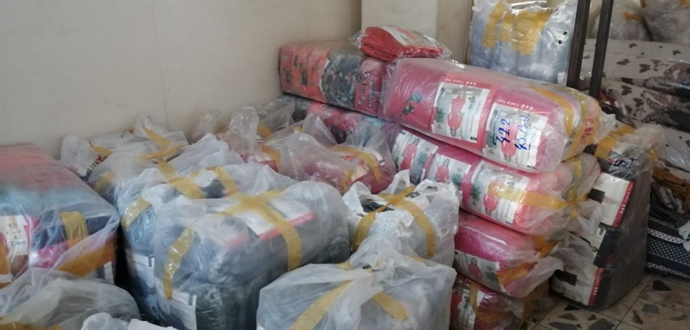 Esenler'de 30 bin TL'lik tekstil hırsızlığı kamerada